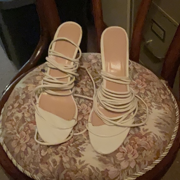 Elegant Cream Women's Strappy Sandals - Picture 1 of 2